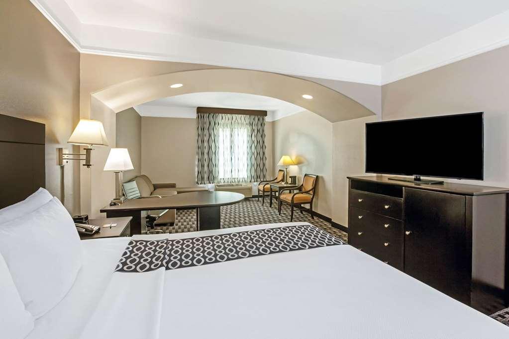 La Quinta By Wyndham Deer Park Hotel Room photo