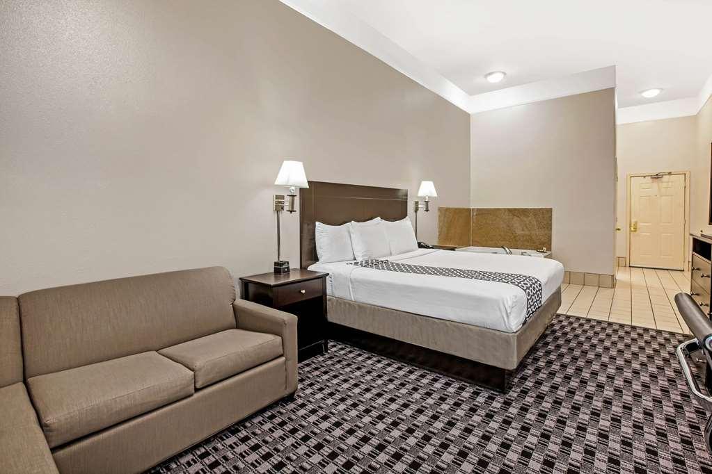La Quinta By Wyndham Deer Park Hotel Room photo