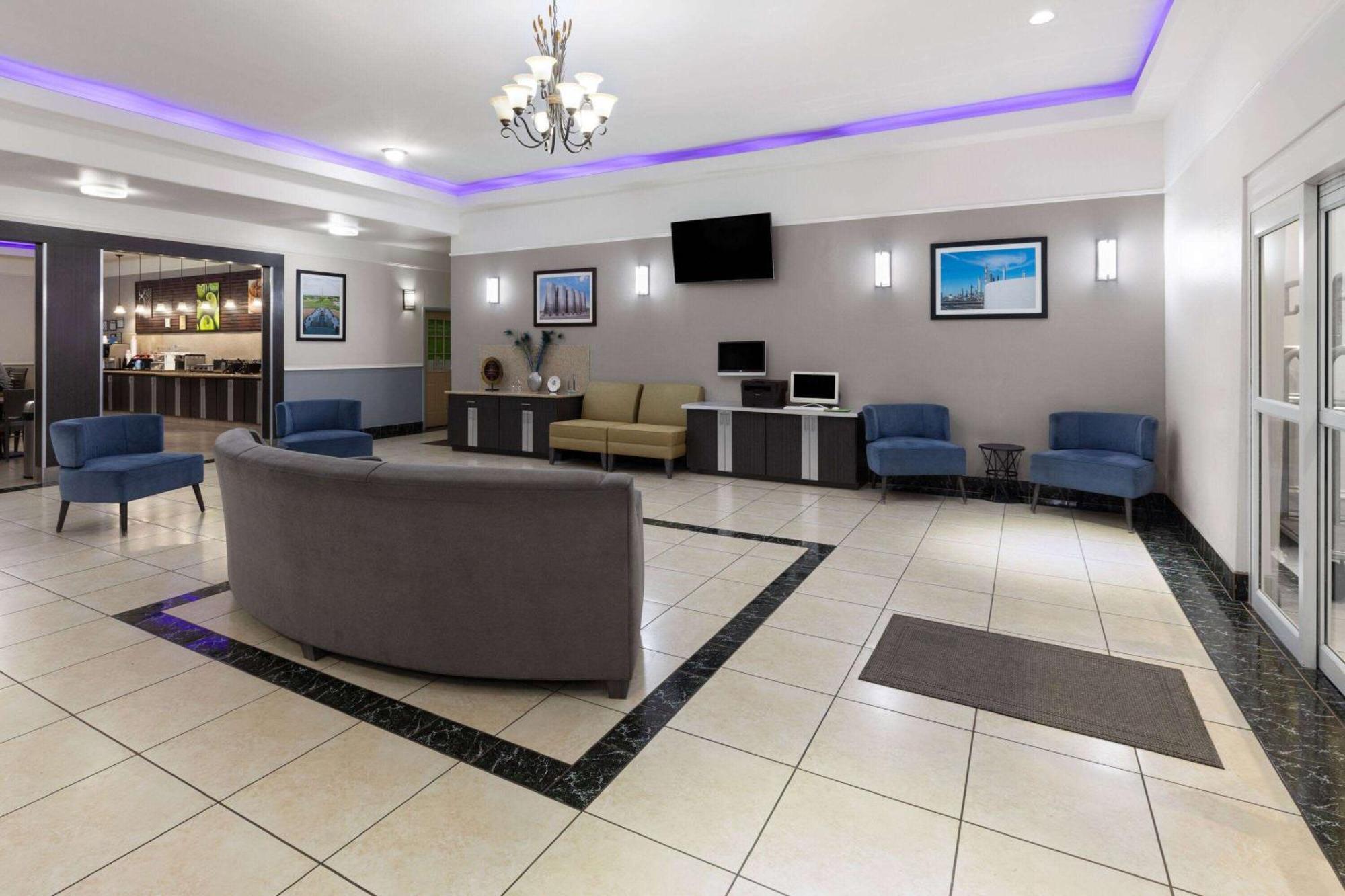 La Quinta By Wyndham Deer Park Hotel Exterior photo