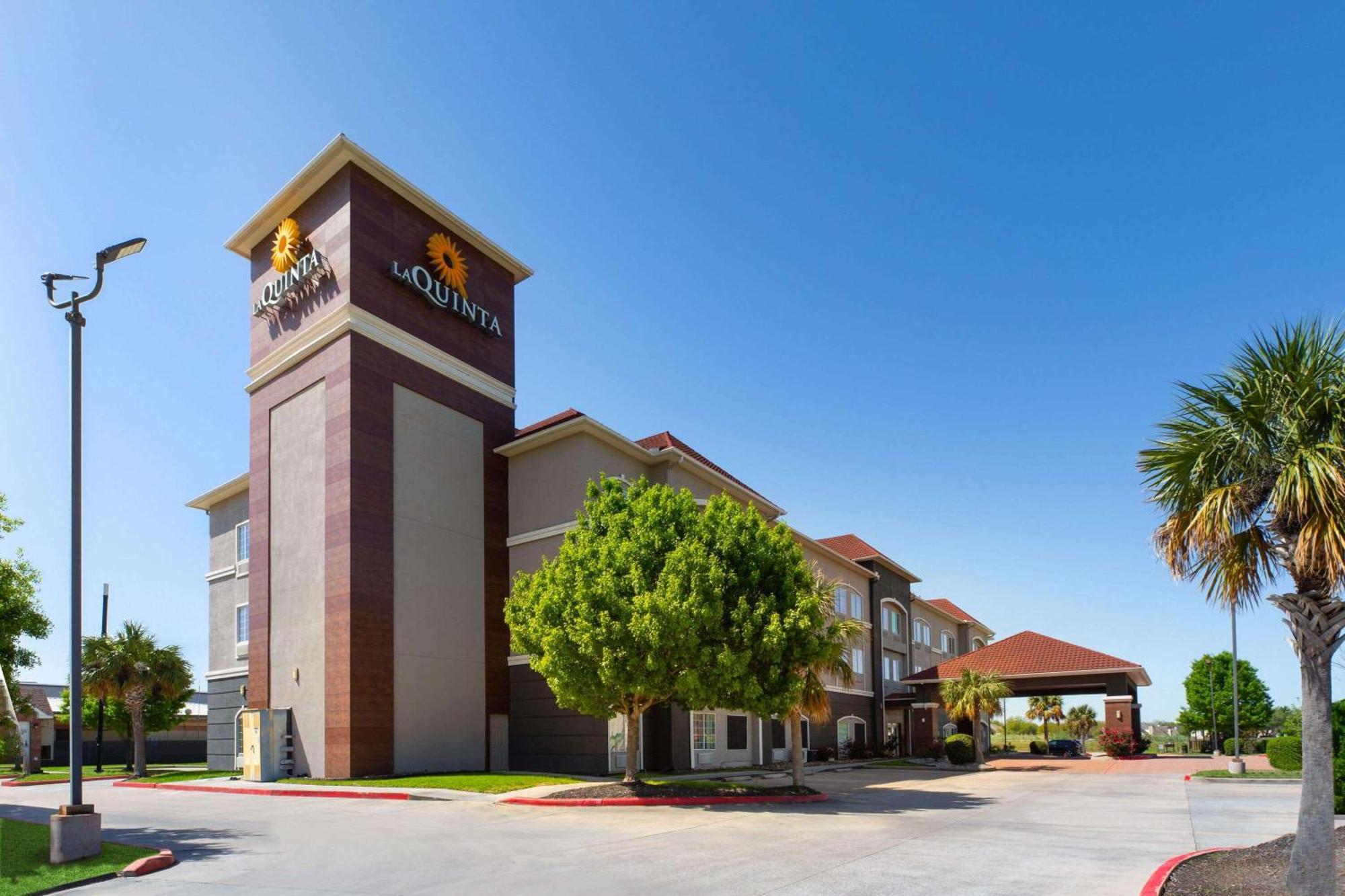 La Quinta By Wyndham Deer Park Hotel Exterior photo